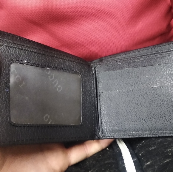 Gucci trifold wallet - Picture 4 of 5